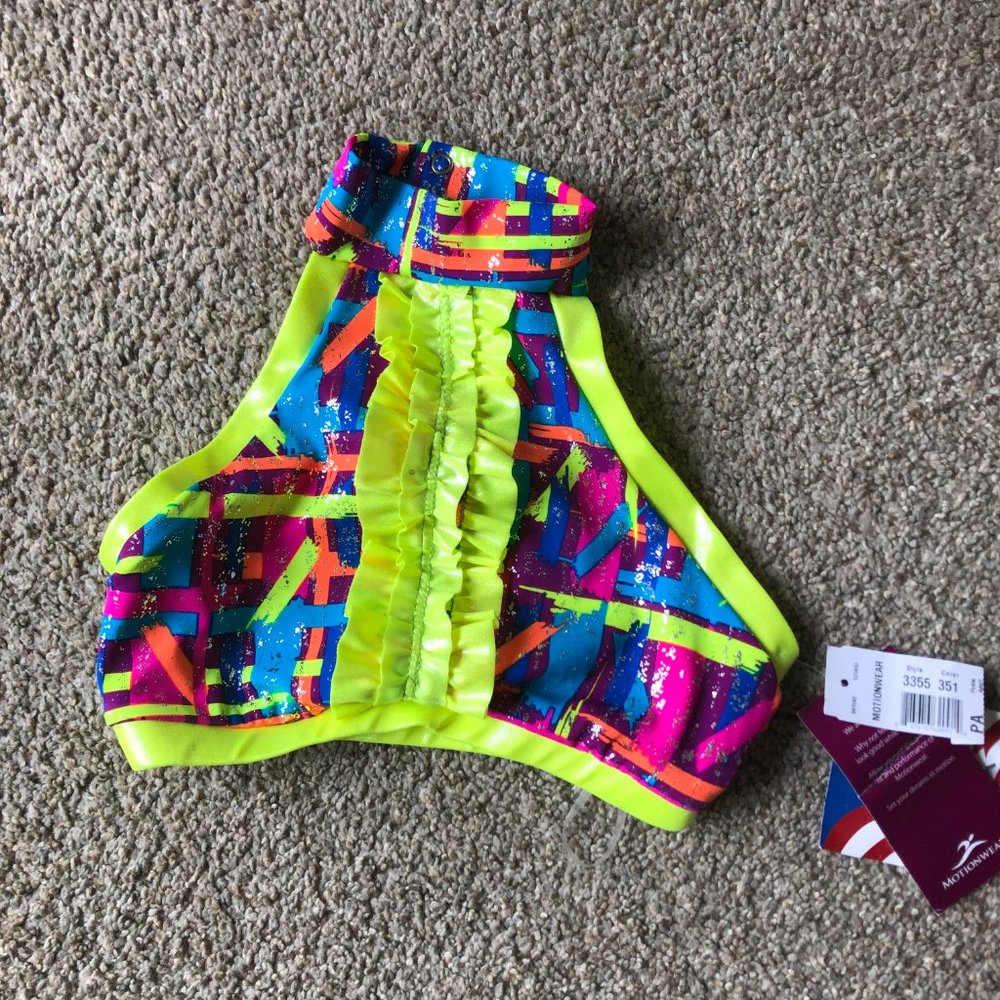 NWT Women's Dance Top, Motionwear # 3355, Mock Neck Sleeveless, Size Petit Adult